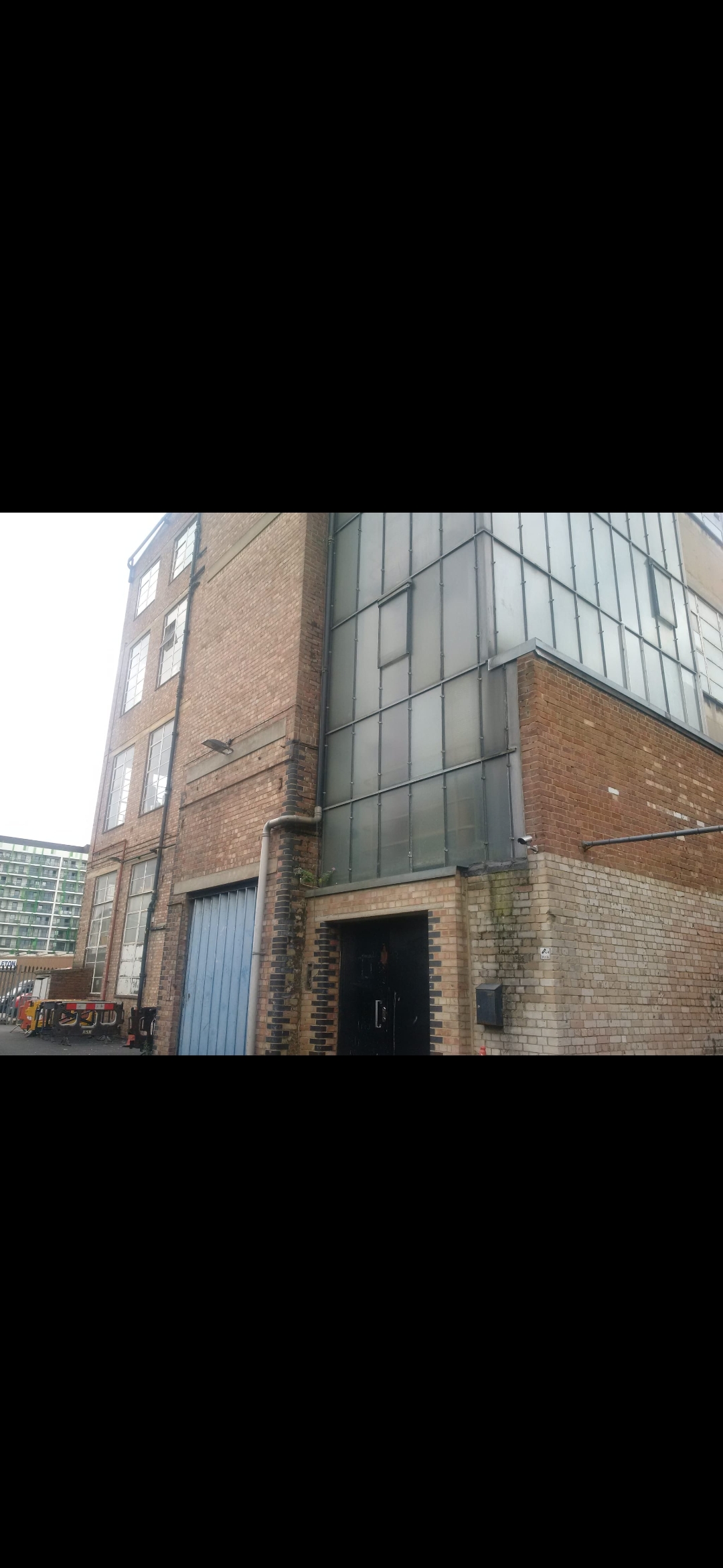 Bright Natural light studio in Bow E3 photo 2
