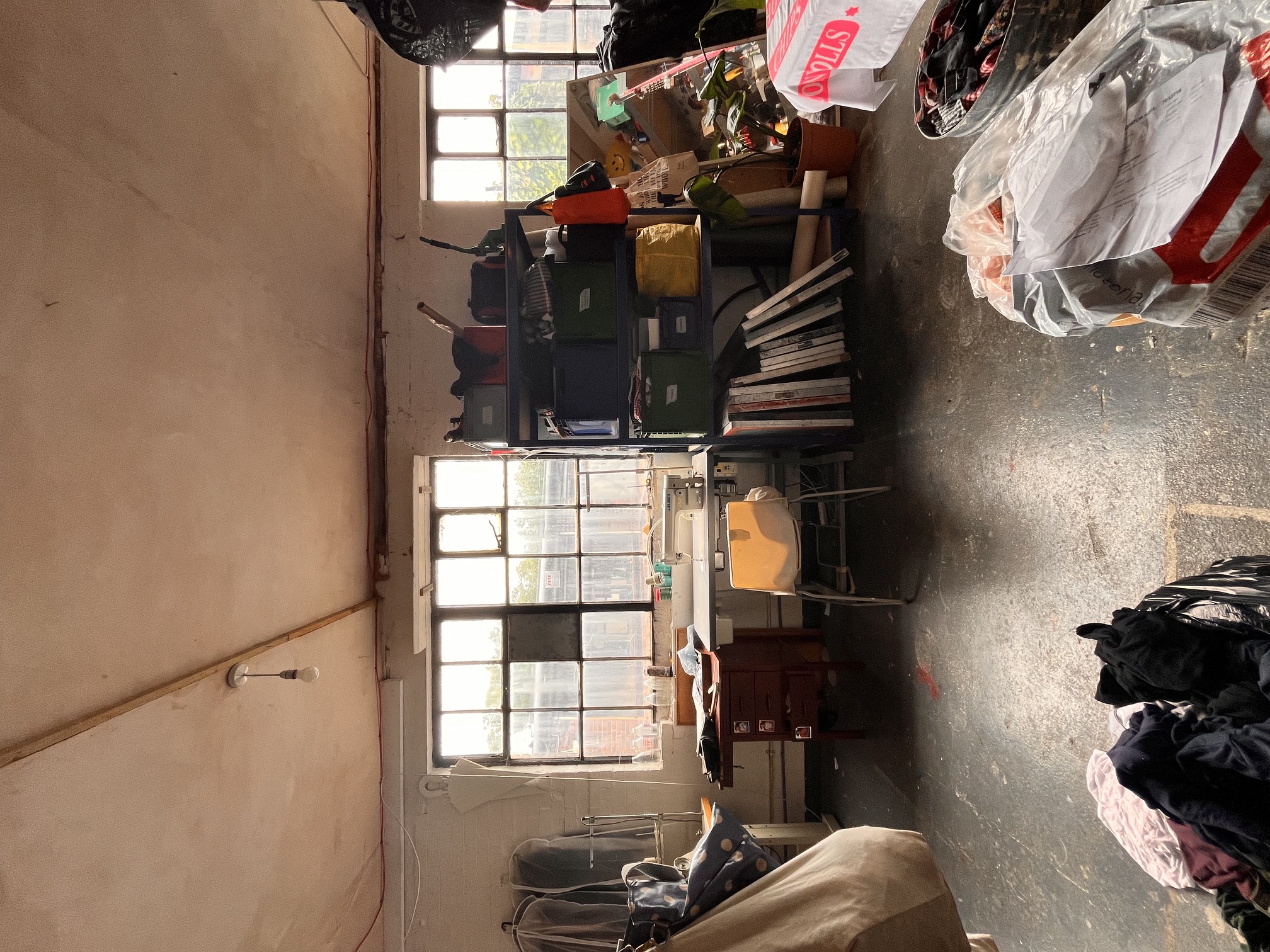 Bright studio 120 sq ft in shared space of 800 sq ft with 3 others photo 7