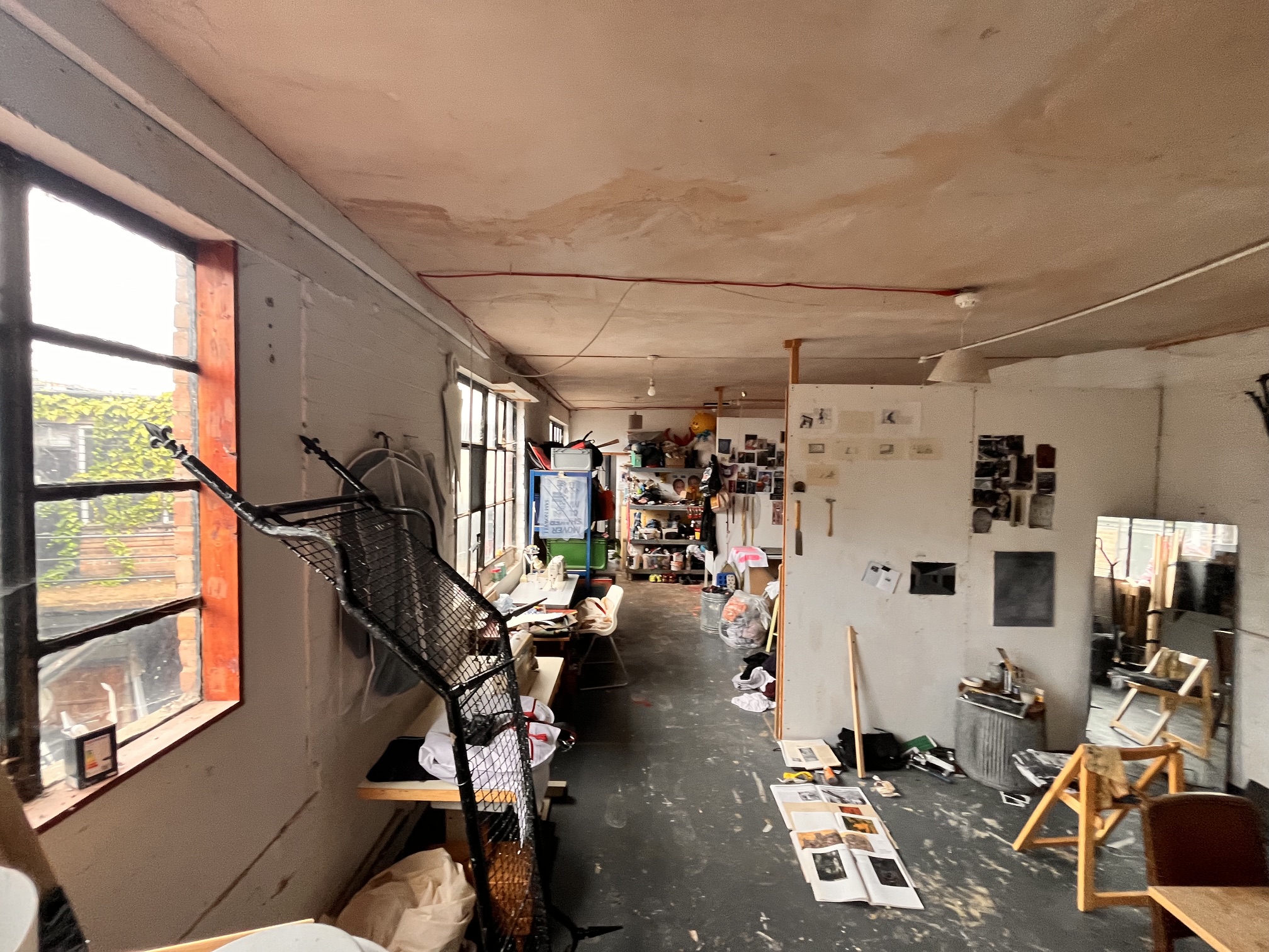 Bright studio 120 sq ft in shared space of 800 sq ft with 3 others photo 4
