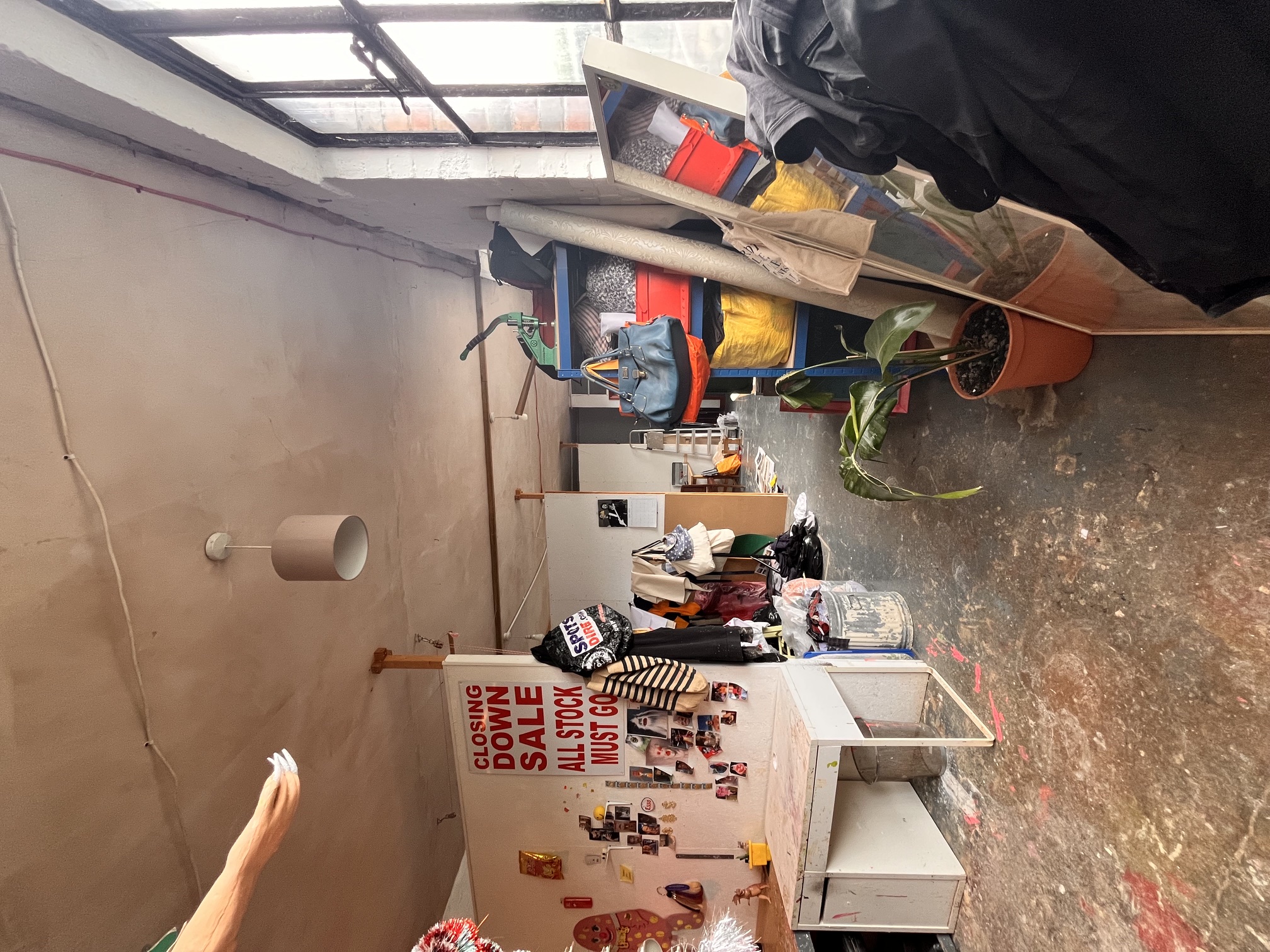 Bright studio 120 sq ft in shared space of 800 sq ft with 3 others photo 3