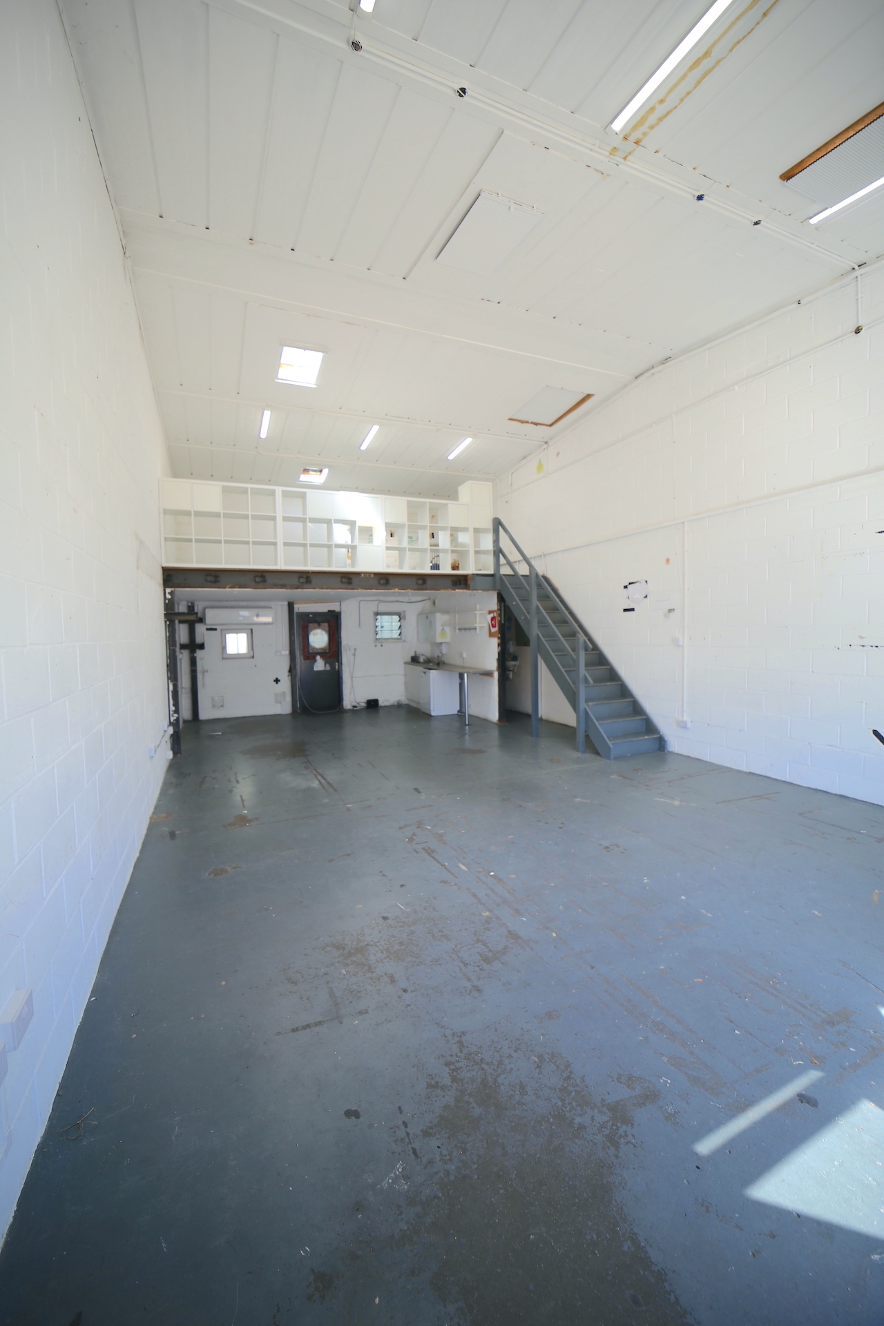 Hackney Clapton Art Studio Workspace Full Warehouse Unit in East London