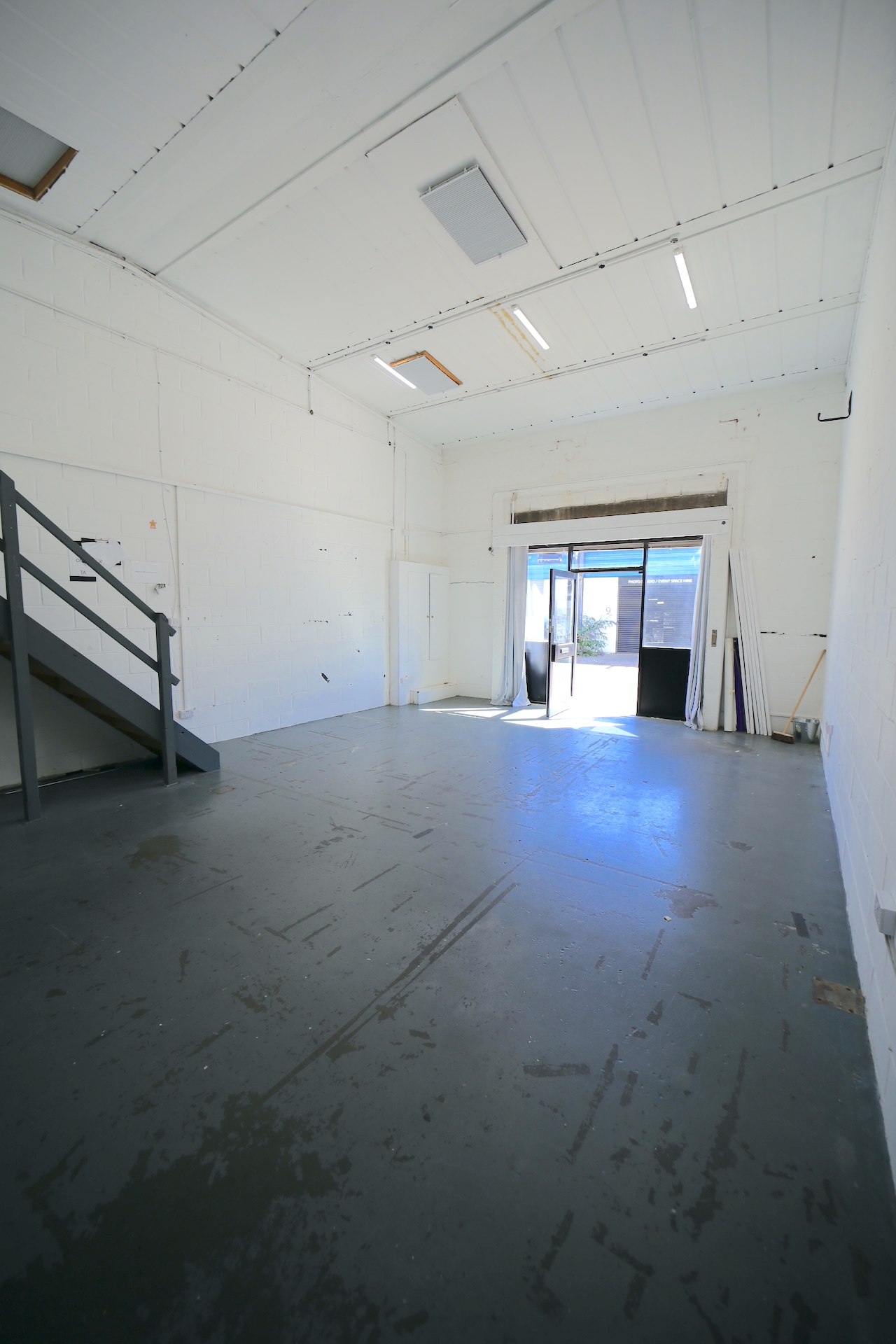 Hackney Clapton Art Studio Workspace Full Warehouse Unit photo 2