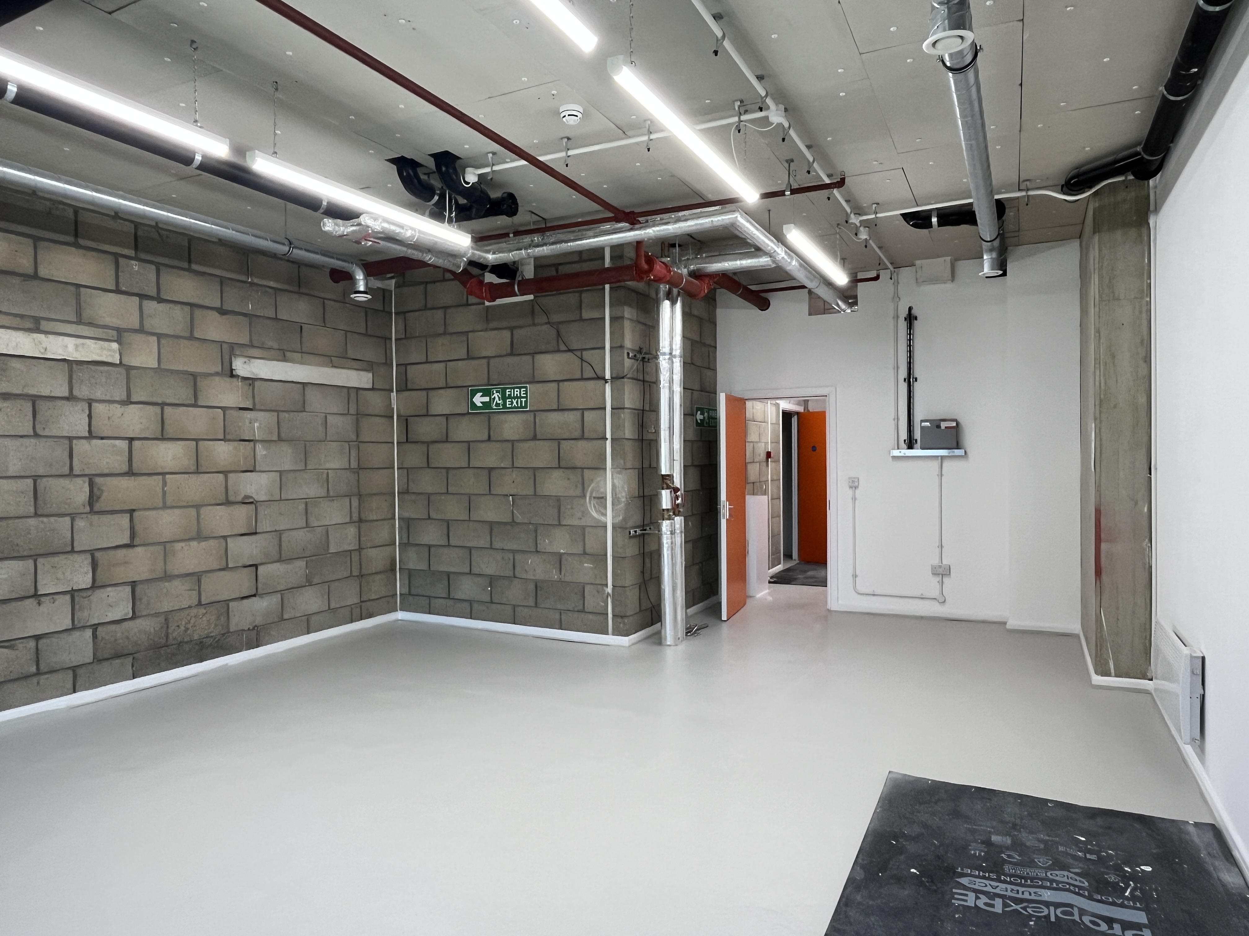 Bright Studio in Wembley Park (WR07) photo 2